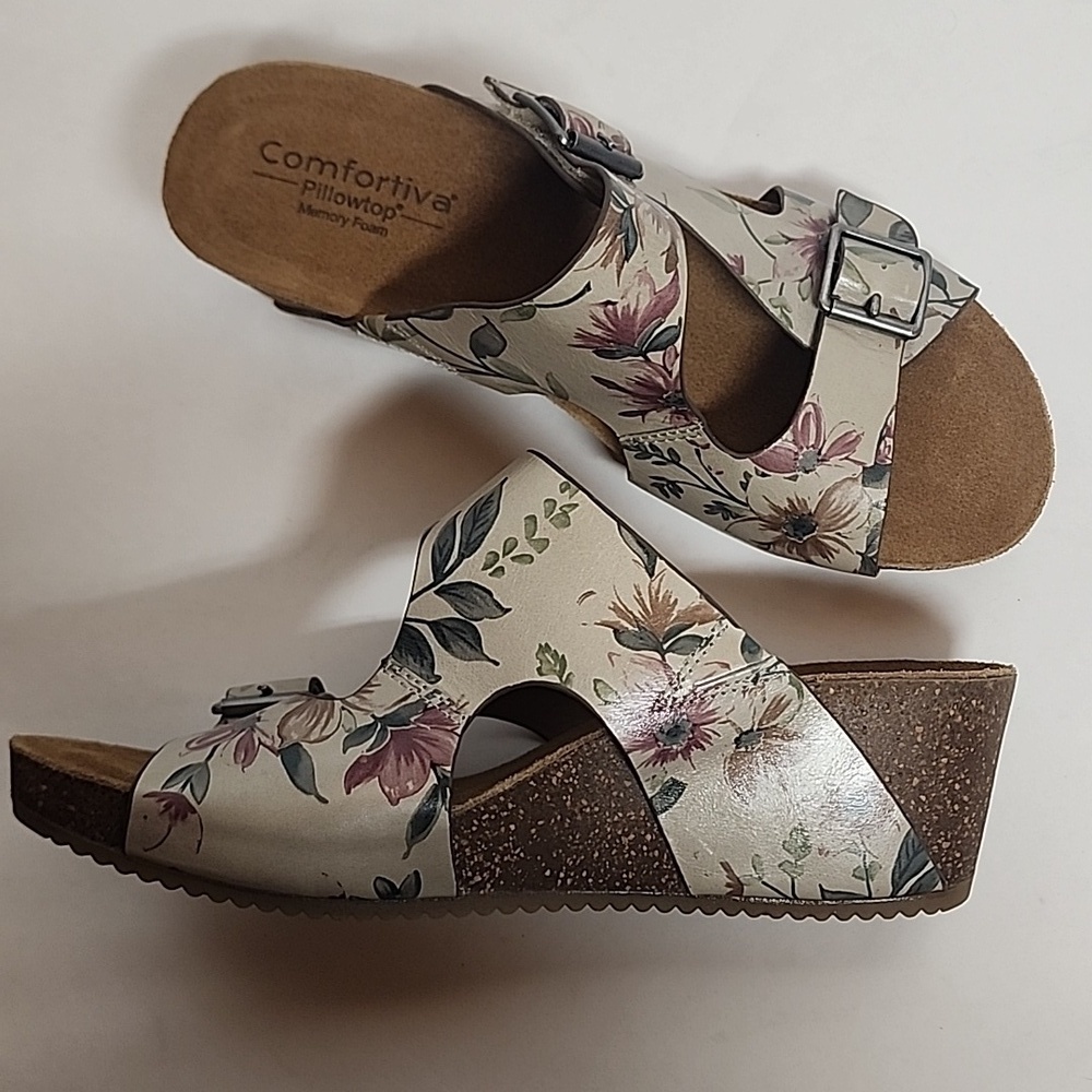 Comfortiva Women's Floral Buckle Sandals - Cream and Brown Sz 8.5 Romantic